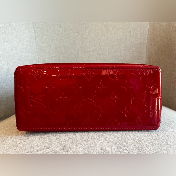 Louis Vuitton Authentic Vernis Reade PM Red Metallic Monogram Small Tote Bag - Picture 7 of 13